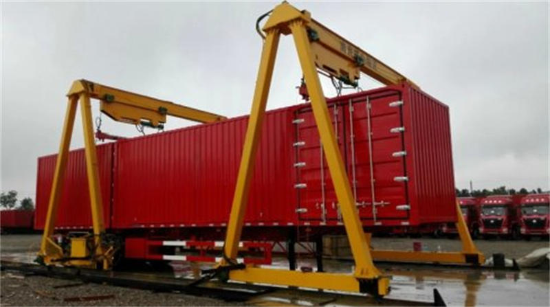 gantry crane for lifting containers001.jpg