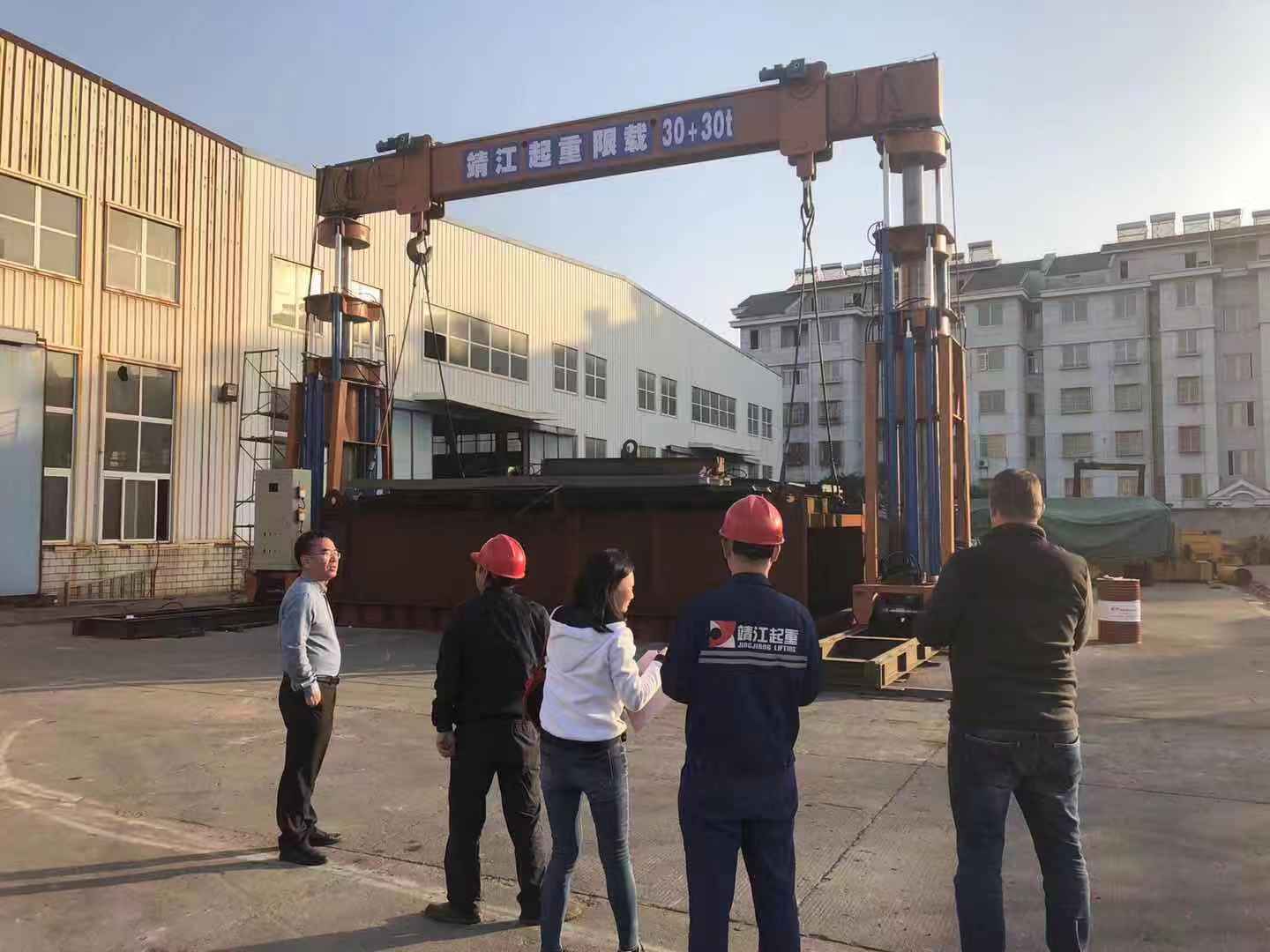 靖起液压龙门吊 2.jpg