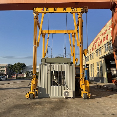 液压集装箱龙门吊1.jpg
