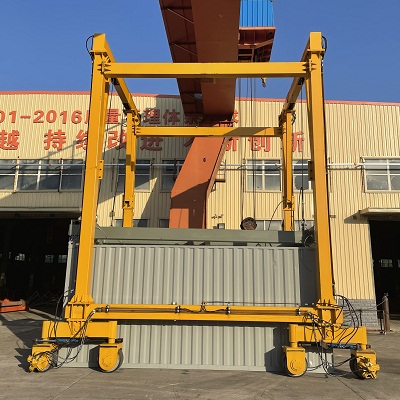 液压集装箱龙门吊2.jpg