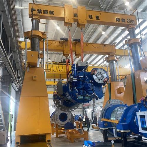 01靖起液压龙门吊.jpg 01靖起液压龙门吊.jpg