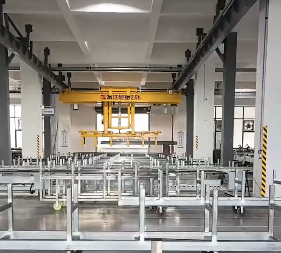 2.5吨智能起重机.jpg